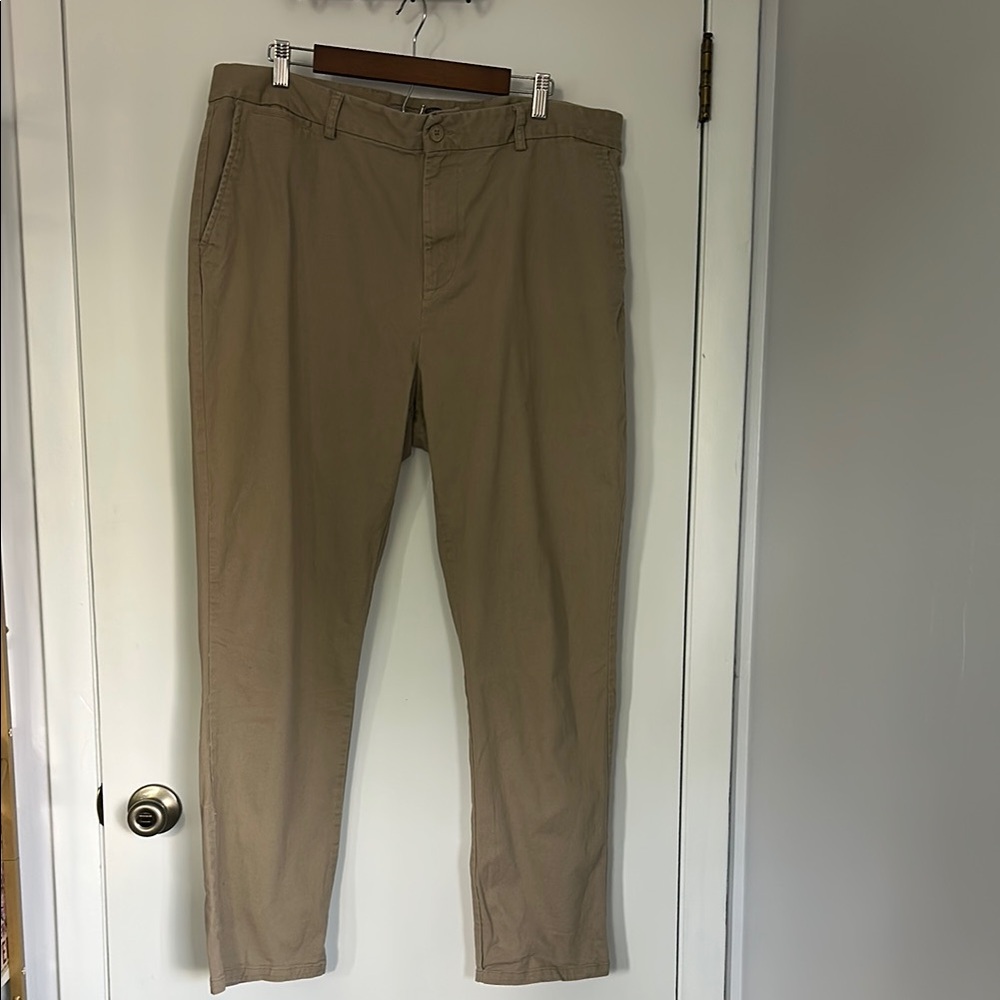Old Navy Men's Khaki Pants